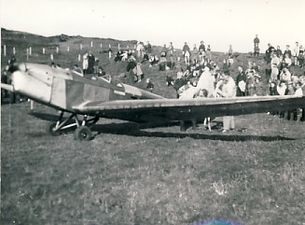 TF-SUX á túninu suður af Litla-Felli 1. október 1939.