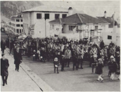 Mynd:Skrúðganga á Sjómannadaginn 1967.png