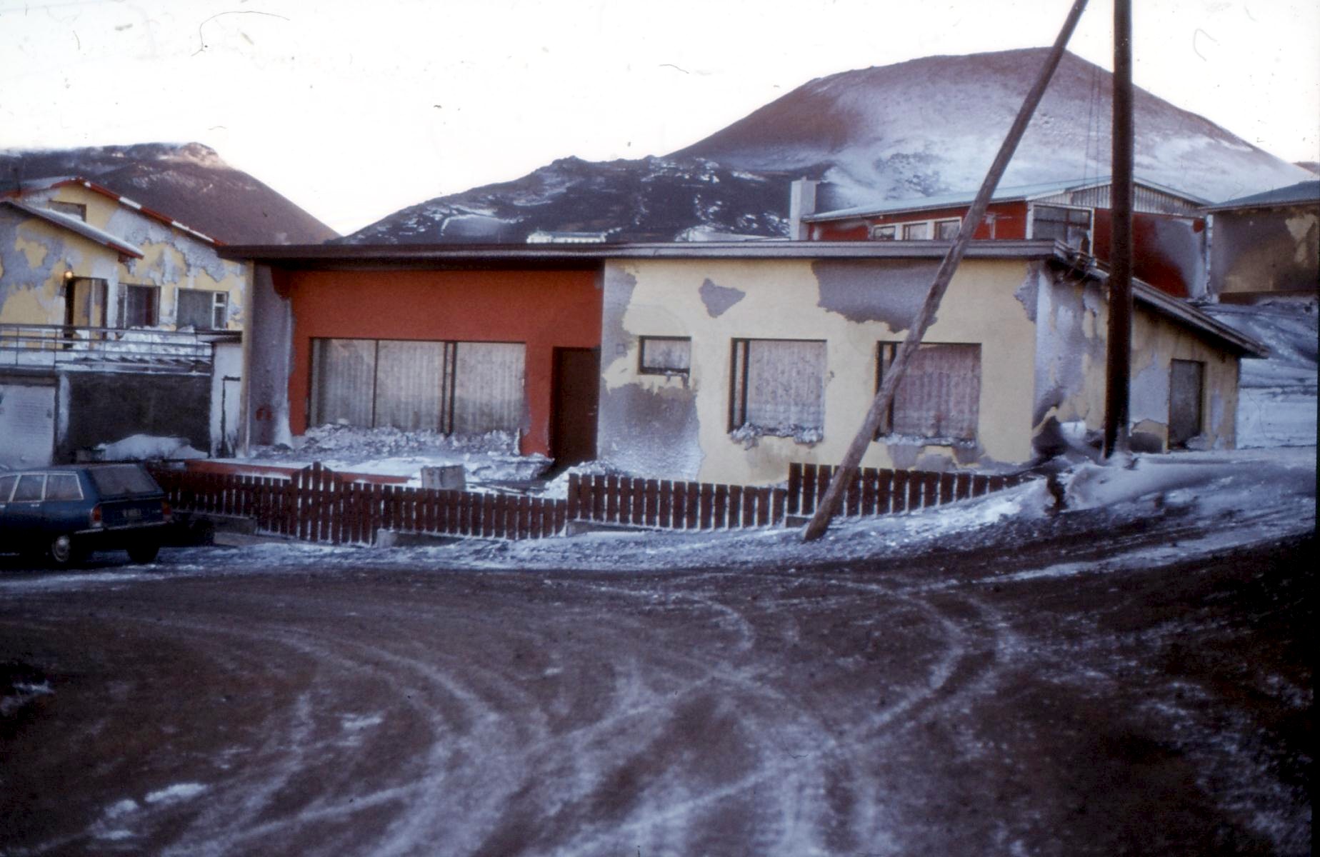 Strembugata 25, 1974