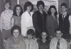 Solveig, Óskar og börn.JPG