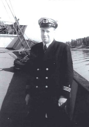 Hannes sem fyrsti stýrimaður Sdbl. 1999.jpg