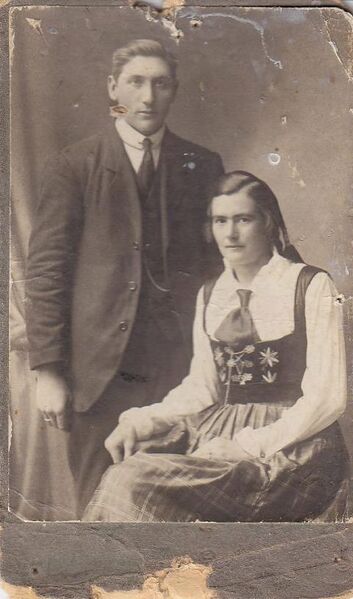Mynd:Ragnhildur Magnúsdóttir Helgi Halldórsson.jpg