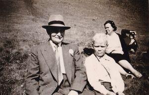 Guðmundur Magnússon, Ellert og Unnur og Guðmundur Karlsson.jpg