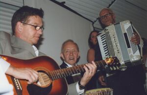 Leikið í brúðkaupi.jpg