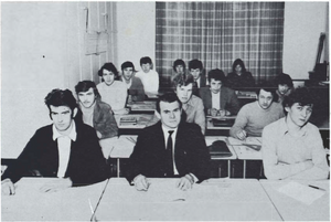 Nemendur í II. bekk Stýrimannaskólans í Vestmannaeyjum veturinn 1971-1972.png