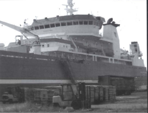 Það er allt stórt um borð í Atlantic Dawn.png