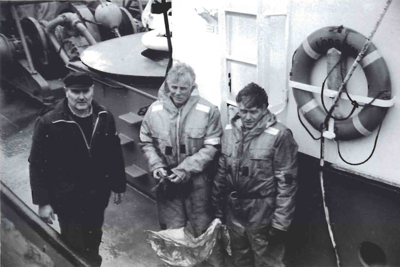 Mynd:Áhöfnin á Lóðsinum Sdbl. 1990.jpg