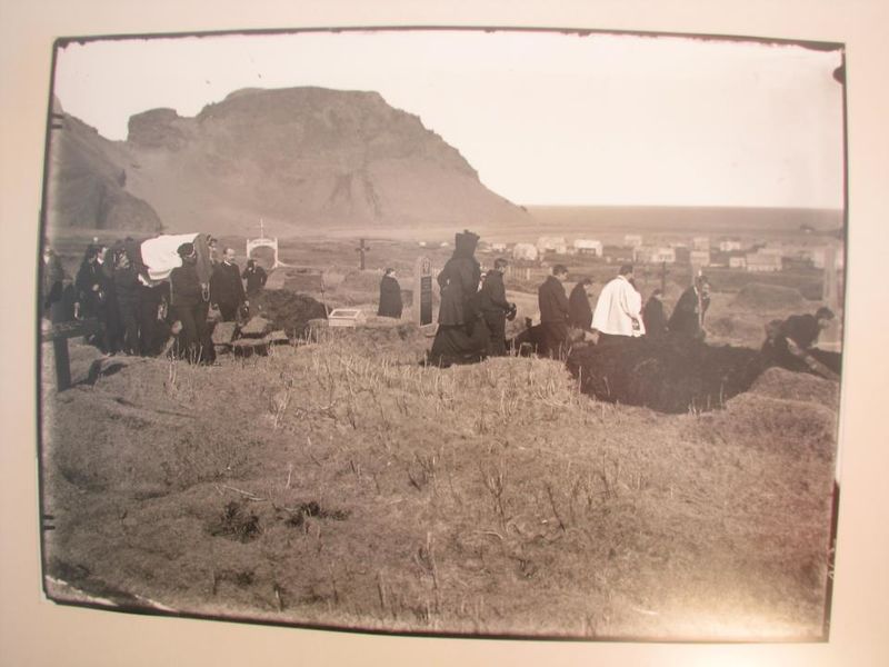 Mynd:Kirkjugarður1.jpg