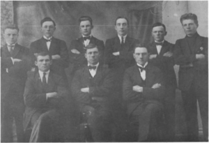 Skipshöfnin á Gammi VE 173 vertíðina 1924.png