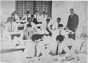 Úr kennslustund í Siglingarfræði - sjókortin.png