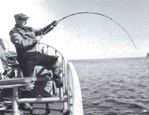 Þarna hefur þessi krækt í einn vænan SDBL. 1987.jpg