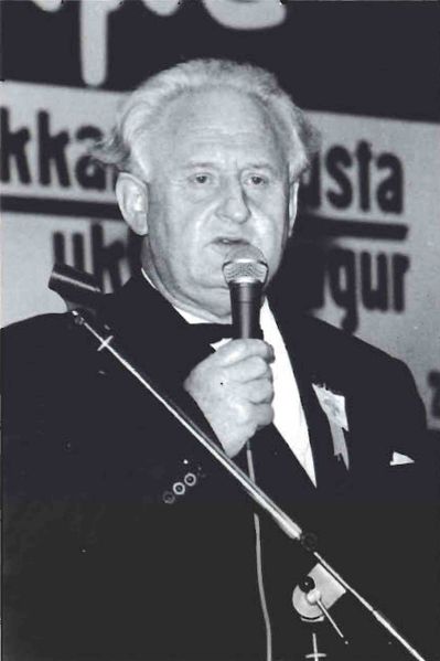 Mynd:Einar J. Gíslason Sdbl. 1990.jpg