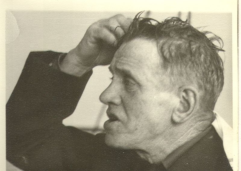 Mynd:Mundi í Ásgarði.jpg